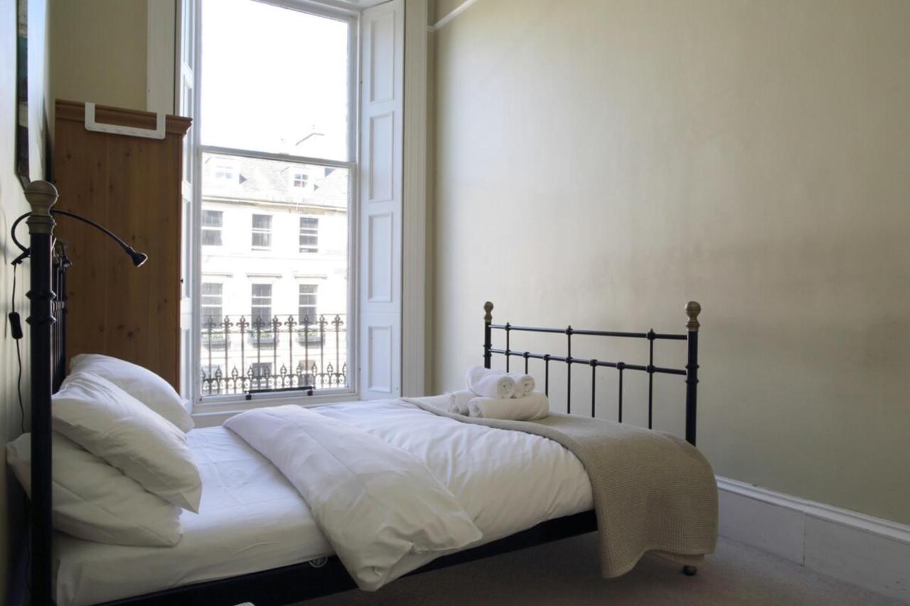 Grand New Town 2 Bedroom In Apartment Edinburgh