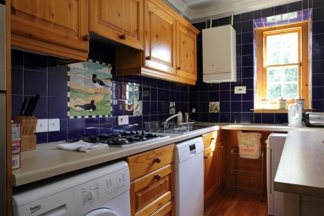 Grand New Town 2 Bedroom In Apartment *
