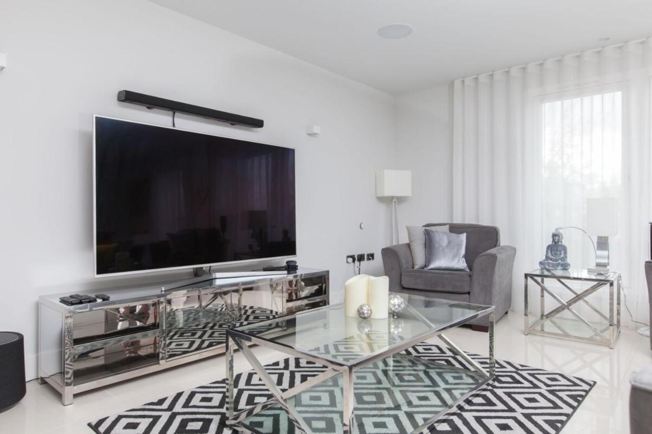 Luxurious - Sleeps 6 Appartement EDI