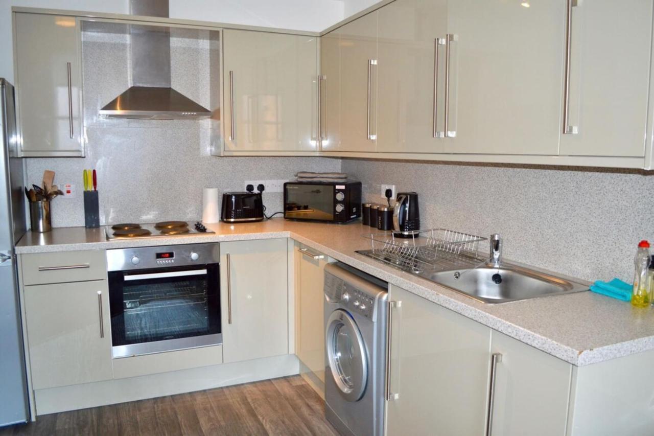 Apartment Spacious 3 Bedroom Flat In The Centre