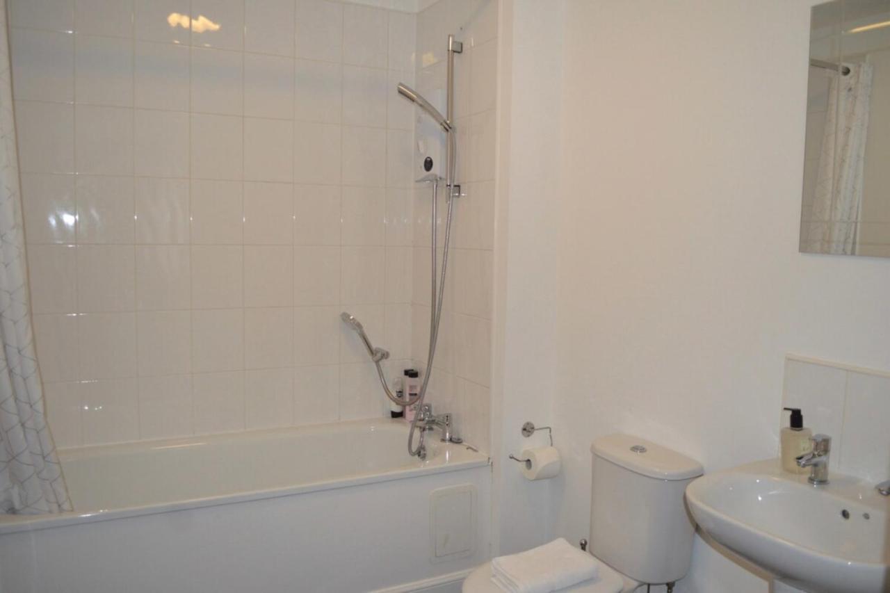 Apartment Spacious 3 Bedroom Flat In The Centre