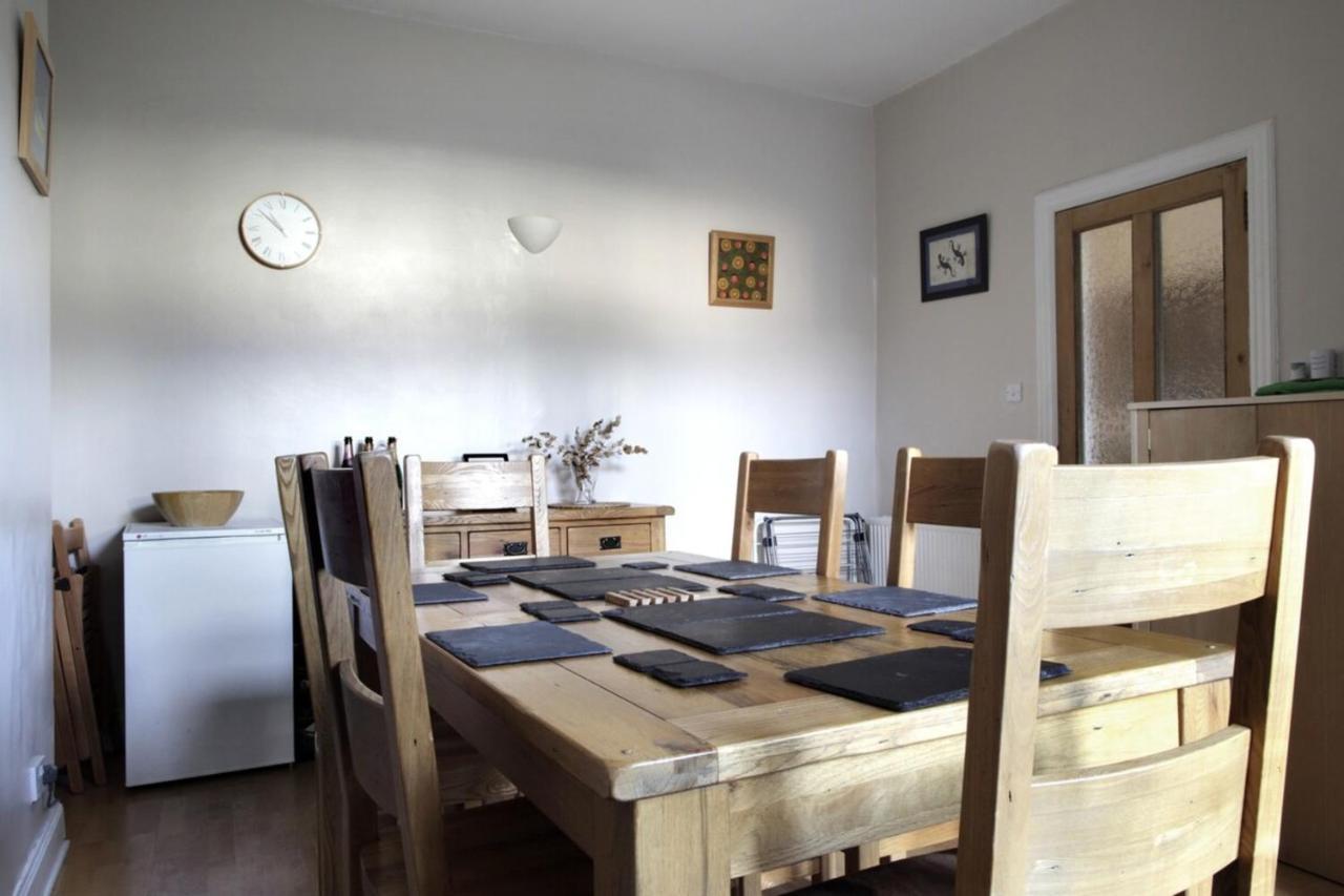 Apartment And Spacious 2 Bedroom Flat With Garden *