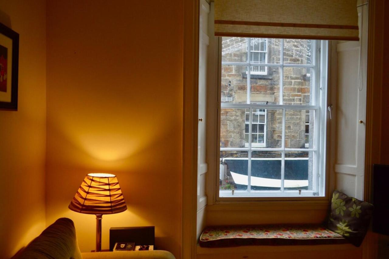 Homely Comfortable 2 Bed In Historic Rose Street Apartment