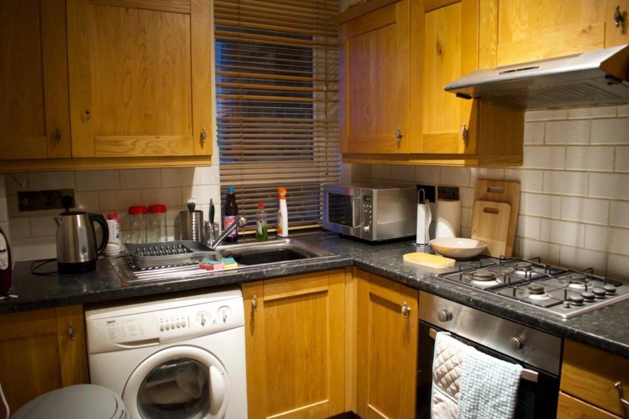 Newly Refurbed With Free Parking Edinburgh