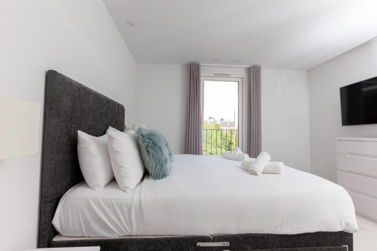 Luxurious - Sleeps 6 Apartment EDI
