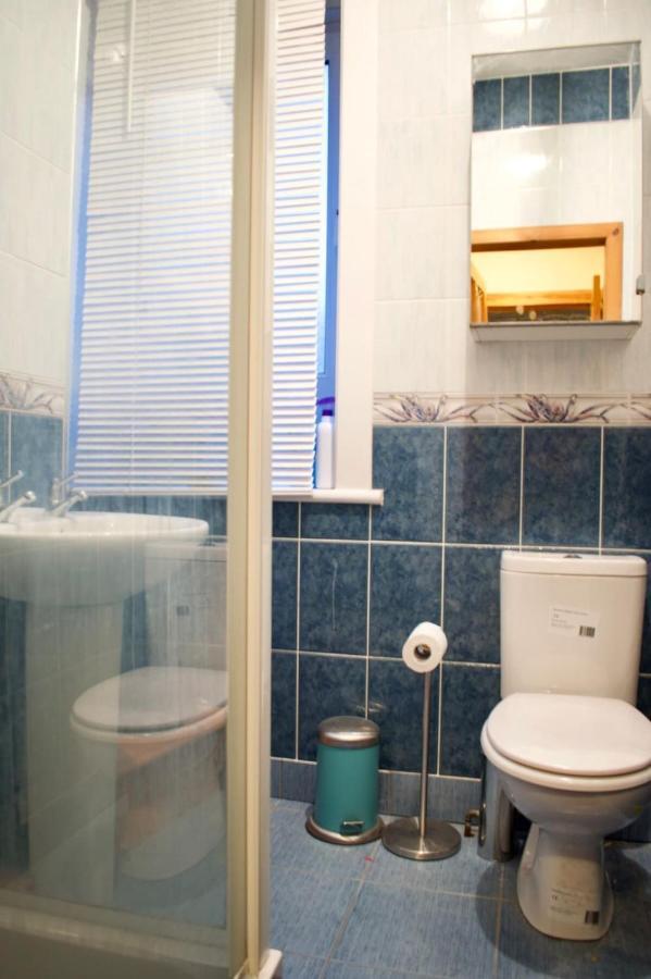 Newly Refurbed With Free Parking Edinburgh