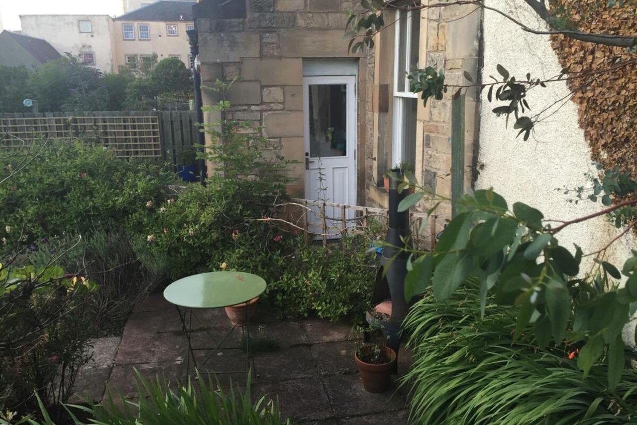 Apartment And Spacious 2 Bedroom Flat With Garden
