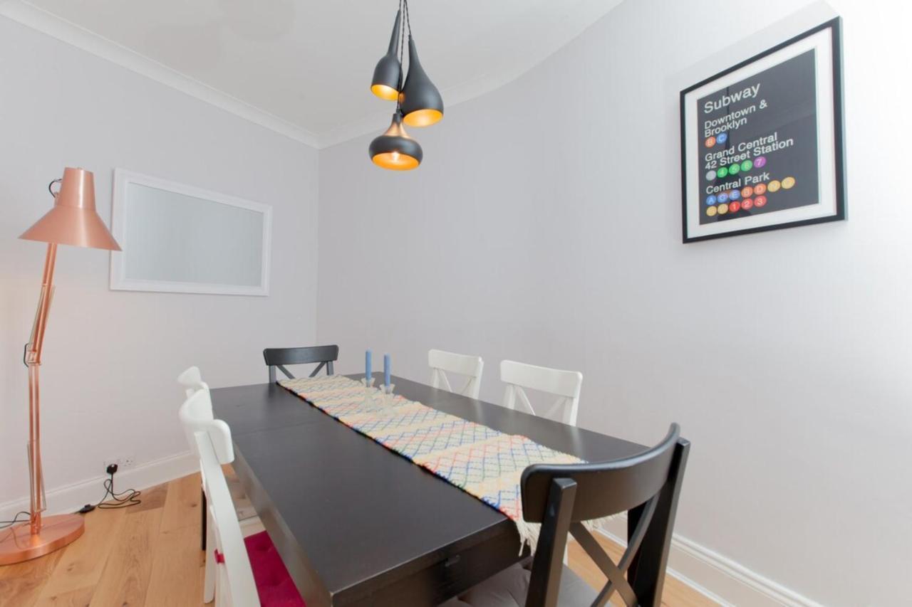 Beautifully Modernised New Town Apartment *
