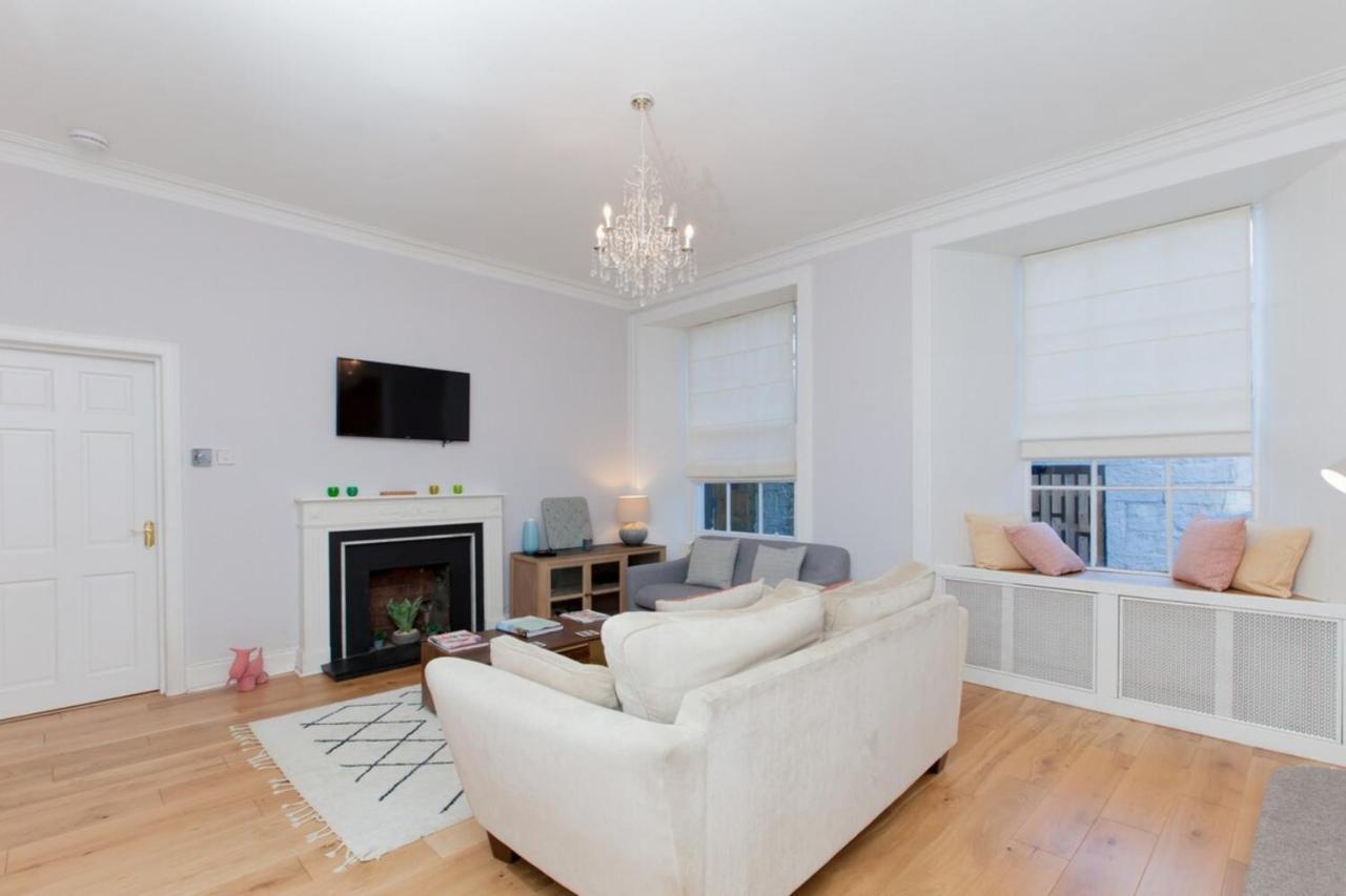 Apartment Beautifully Modernised New Town Edinburgh