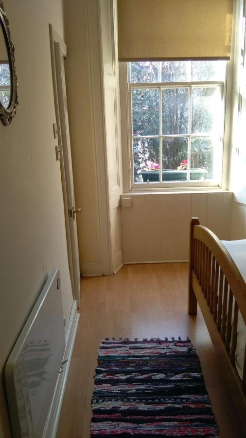Apartment 1 Bedroom On Charming St Stephen Street EDI