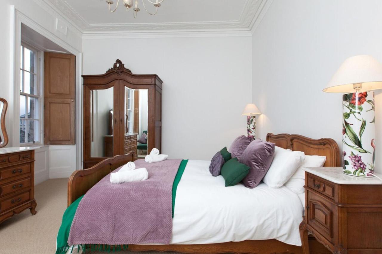 Traditional Luxury Sleeps 10 Edinburgh