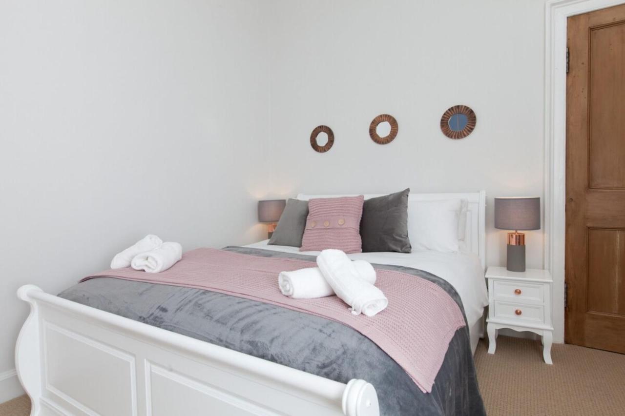 Traditional Luxury Sleeps 10 * Edinburgh