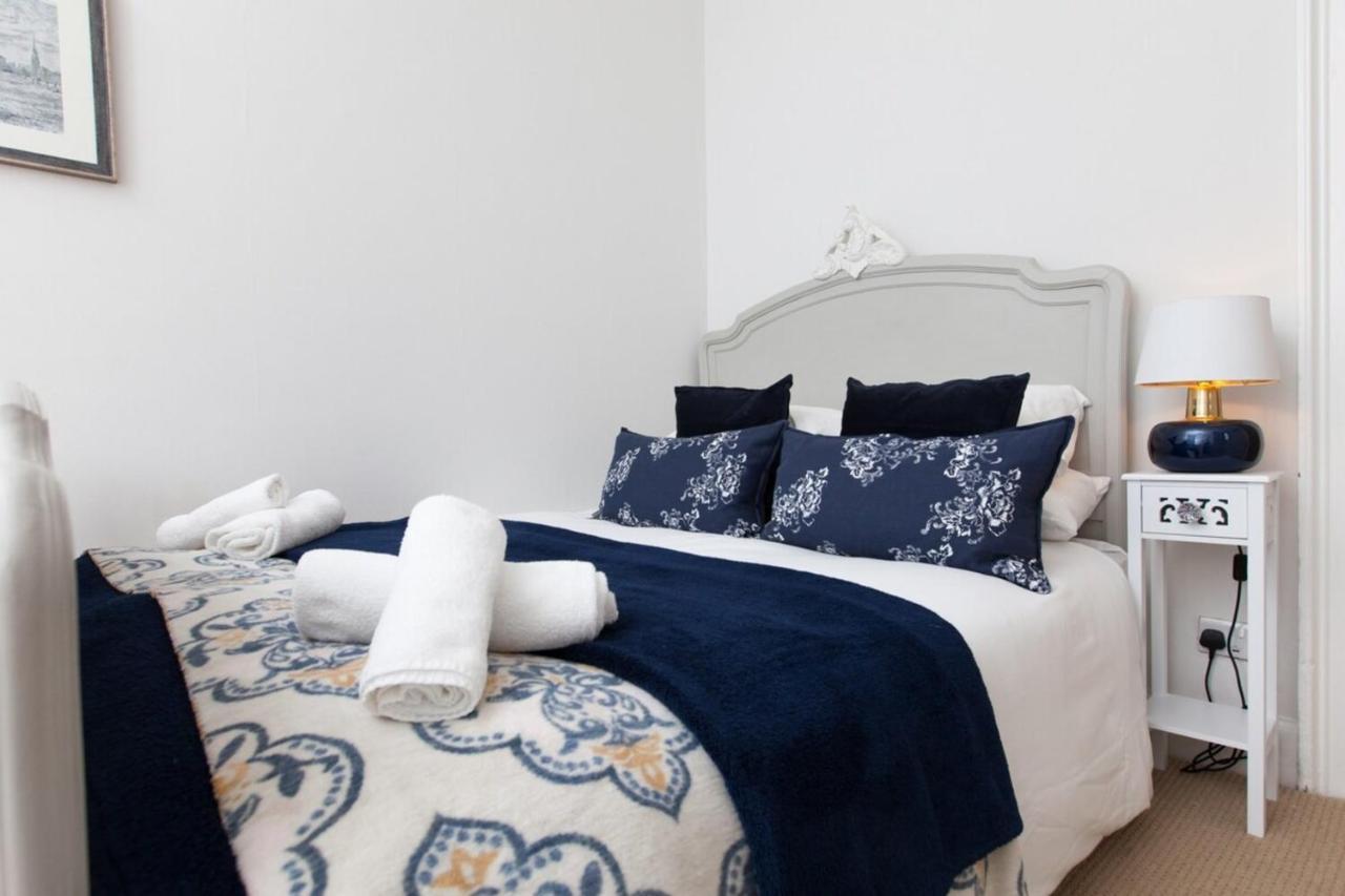 Traditional Luxury Sleeps 10 *