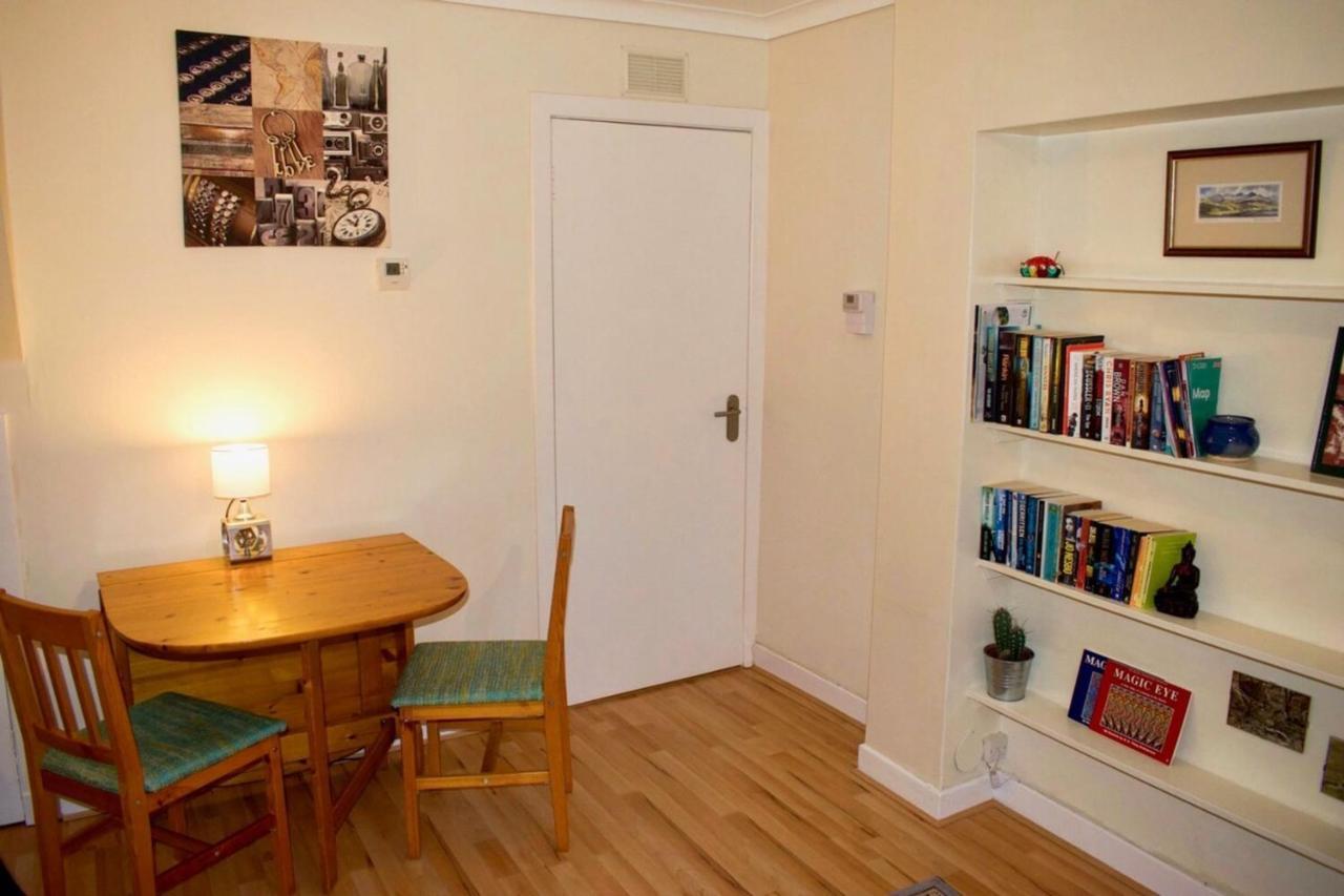 Welcoming And Homely 2 Bed In Location Apartment *