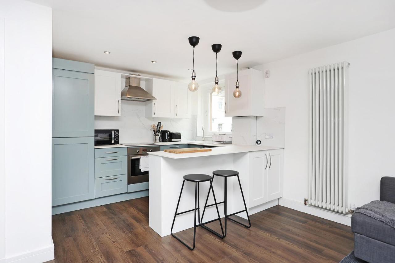 Joivy Contemporary Royal Mile With Balcony *
