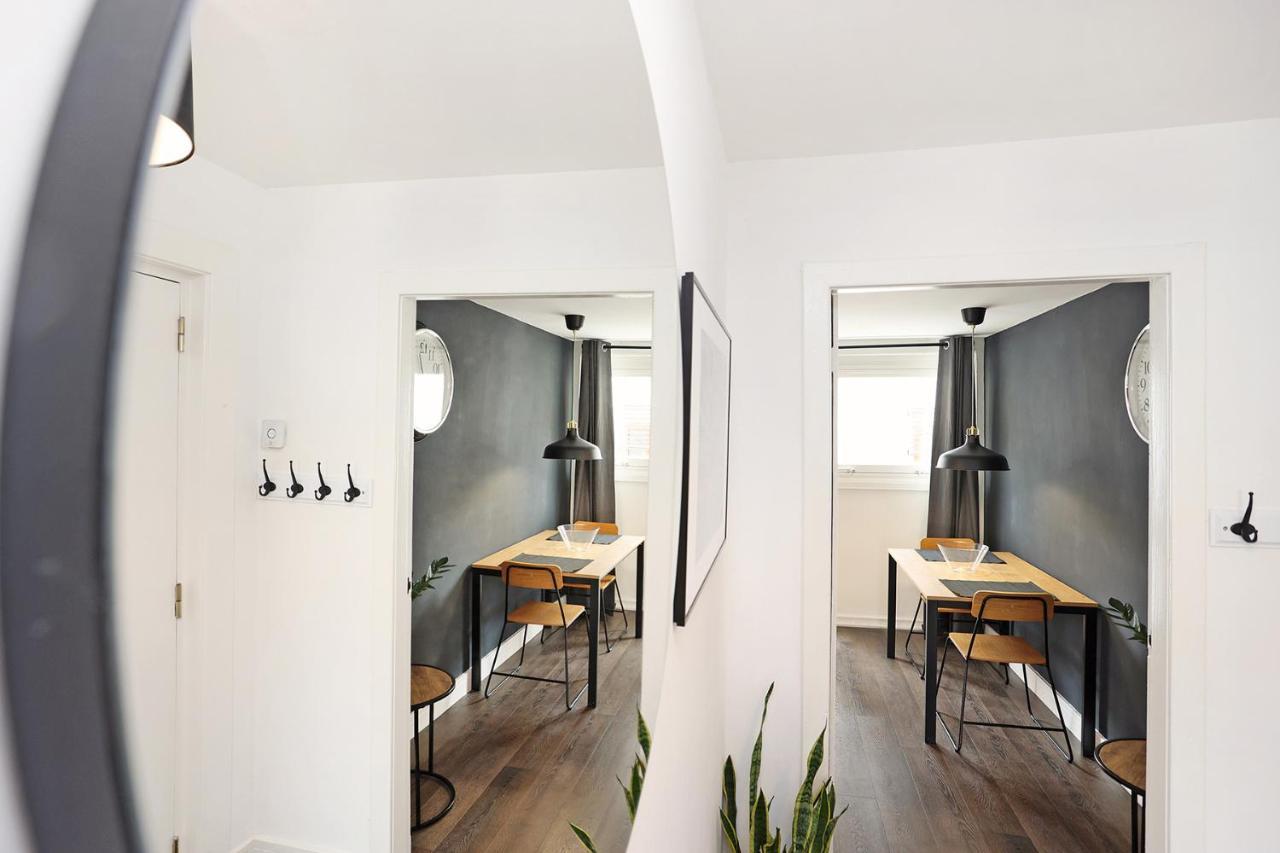Joivy Contemporary Royal Mile With Balcony * Edinburgh