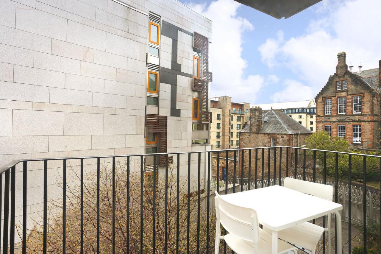 Apartment Joivy Contemporary Royal Mile With Balcony Edinburgh