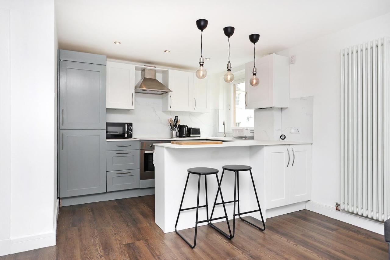 Joivy Contemporary Royal Mile With Balcony * Edinburgh