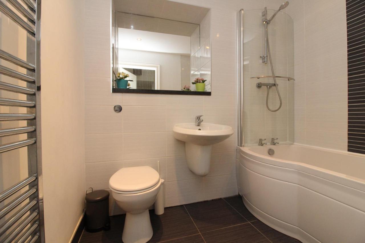 Two Bedroom Victorian With Free Parking Appartement *