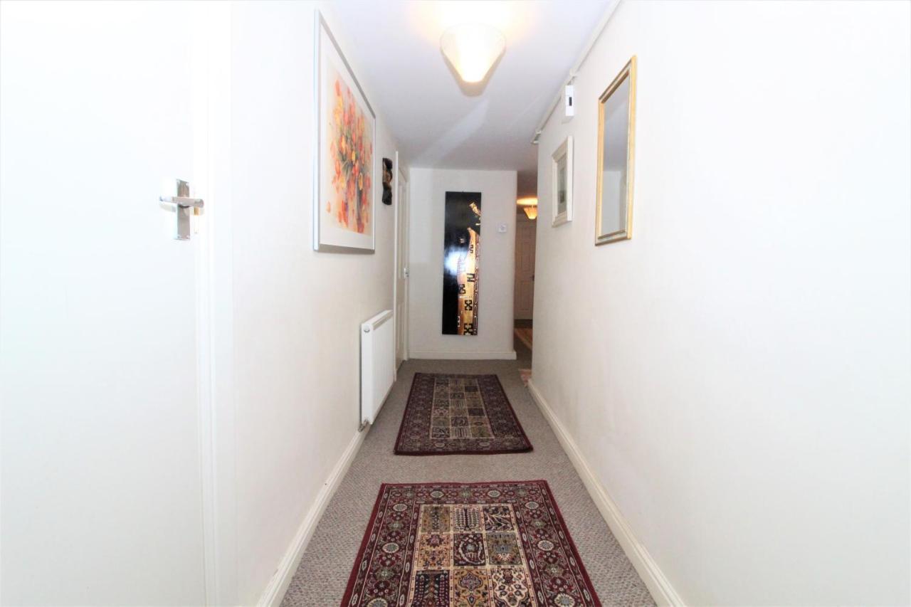 Appartement Modern With Free Parking And Private Garden EDI