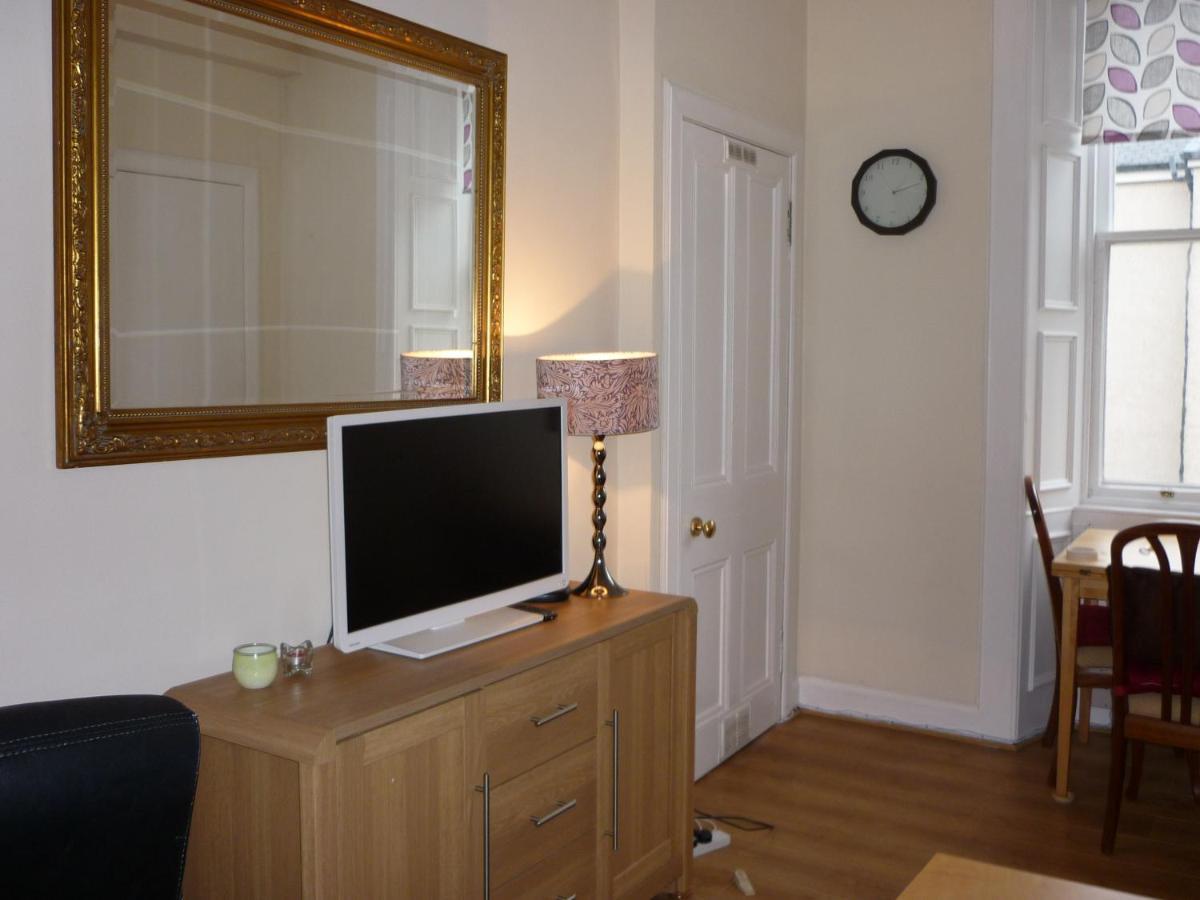 Apartment Newington Area *