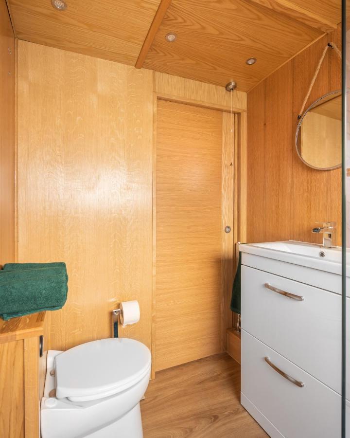 Botel Edinburgh - Houseboats Edinburgh