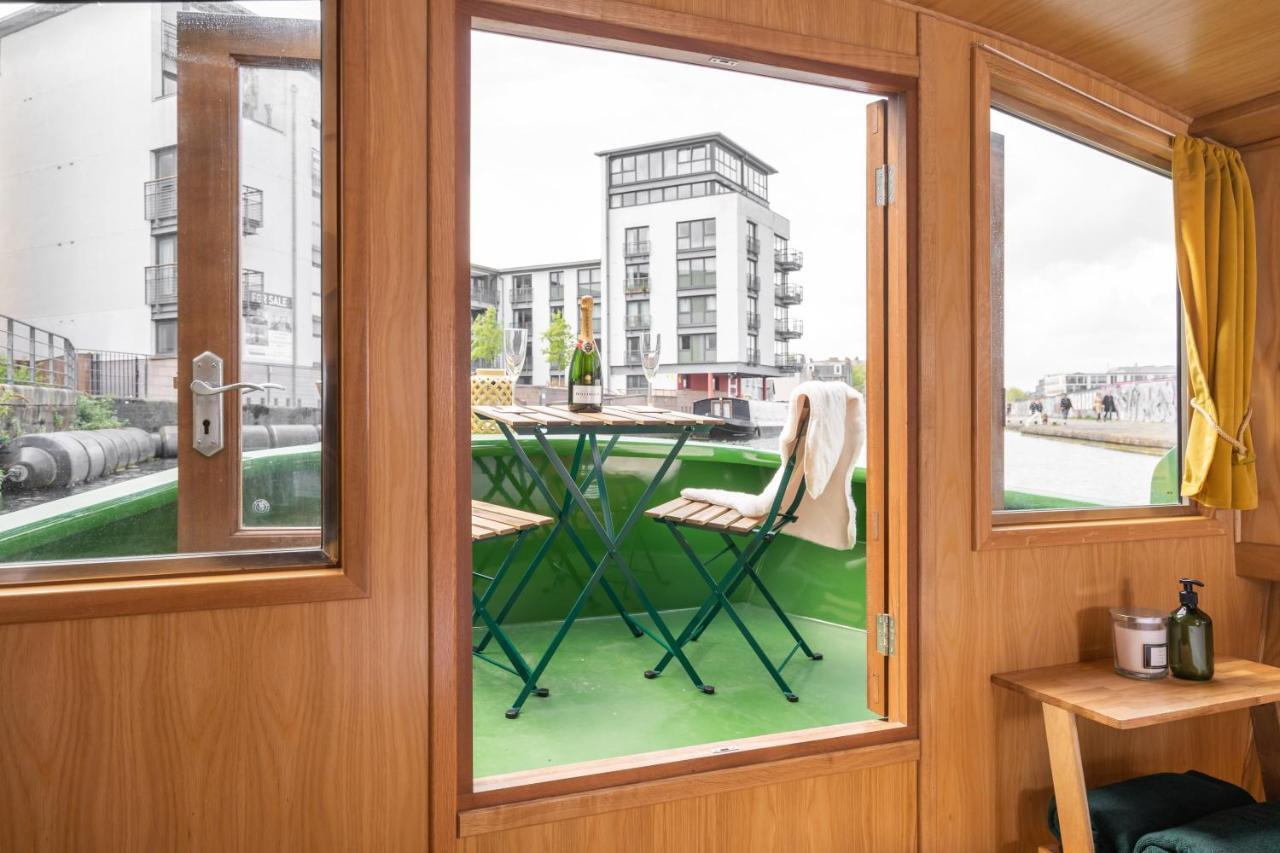 Edinburgh - Houseboats Botel Edinburgh