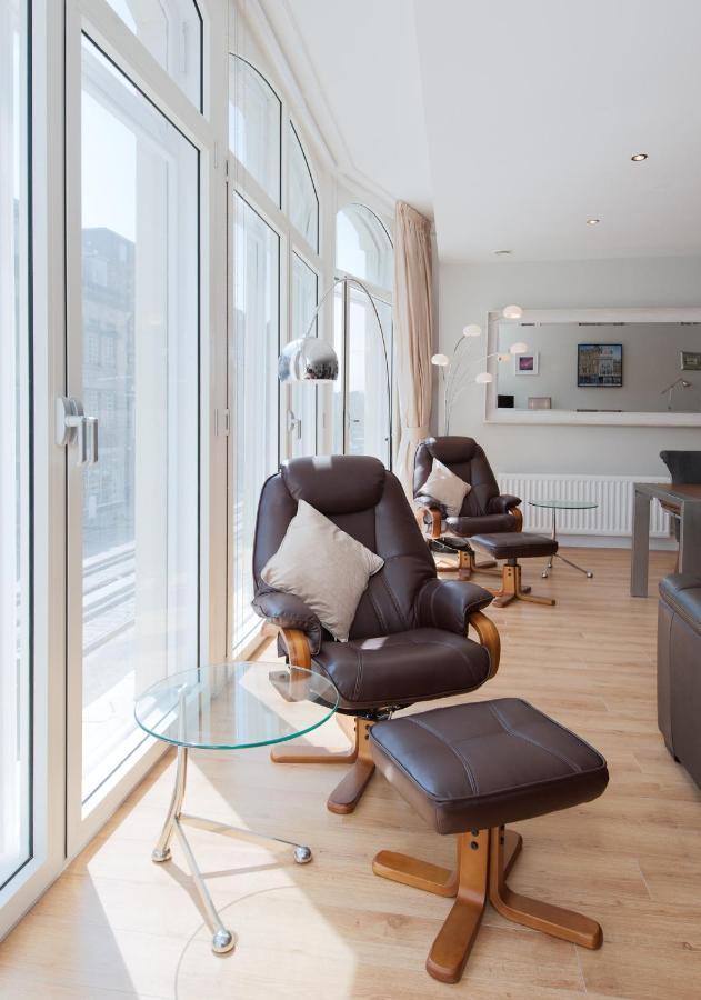 Shandwick - Centre - Sleeps 2 Apartment