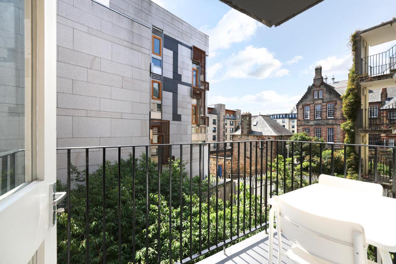 Joivy Contemporary Royal Mile With Balcony * Edinburgh