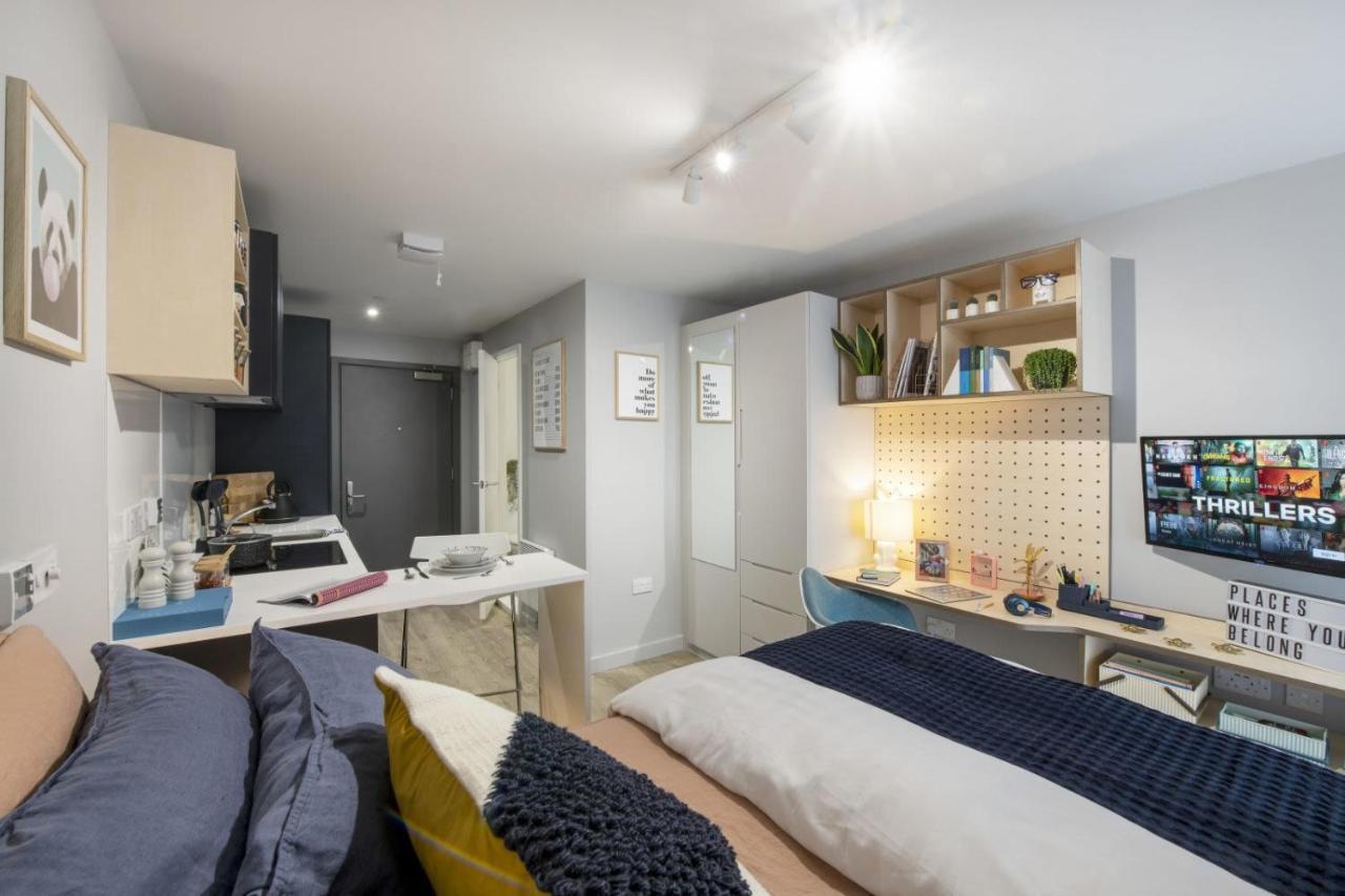 Sleek Studios, And Private Bedrooms At Silk Mill Close To Old Town Edinburgh