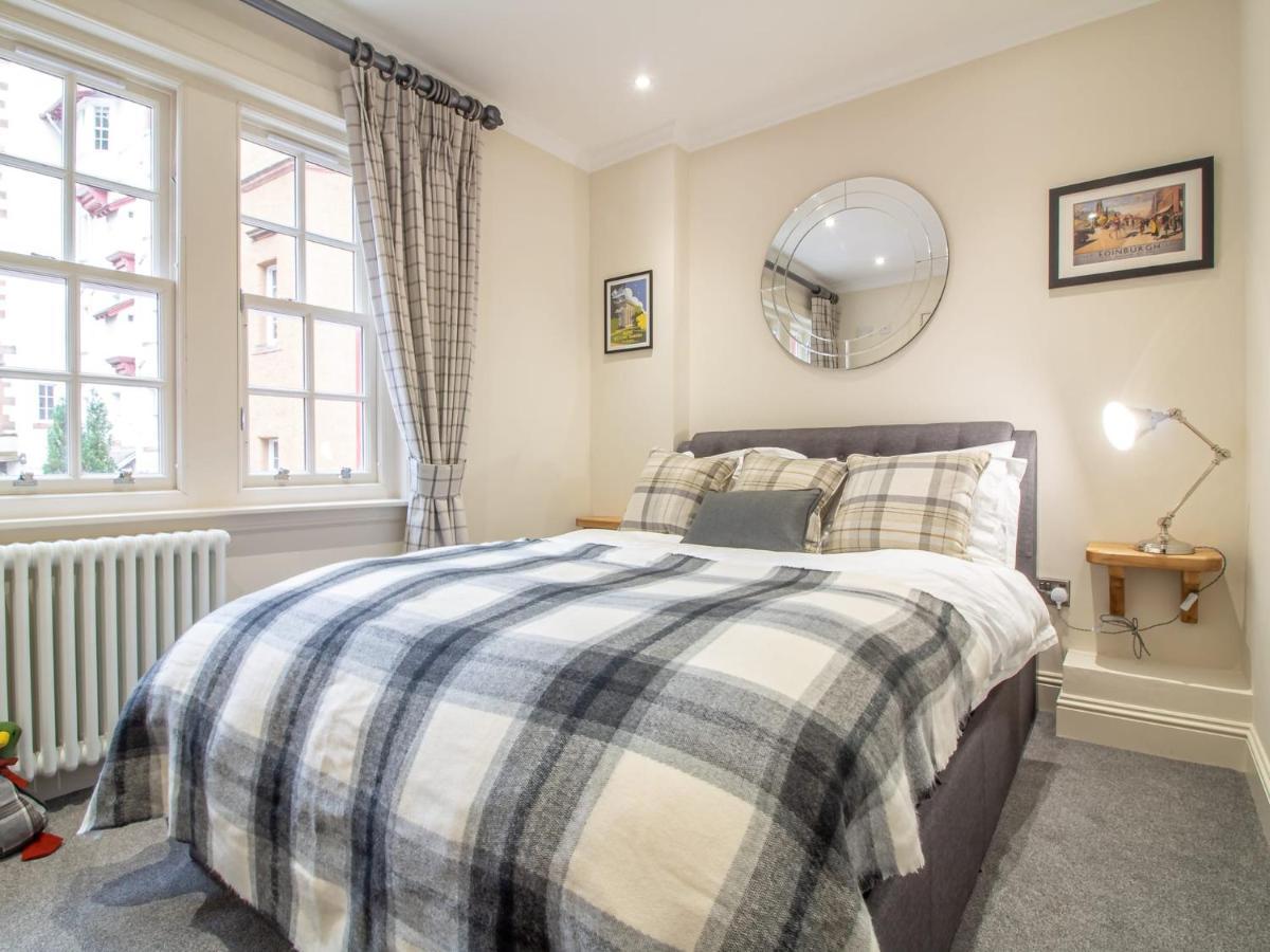 Luxury Royal Mile By The Castle - Sleeps 4 *