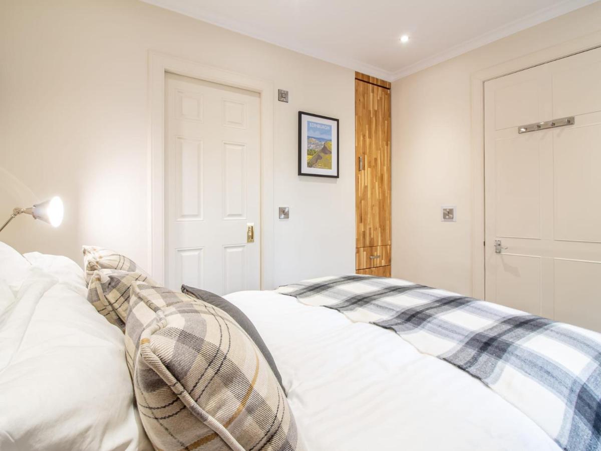 Apartment Luxury Royal Mile By The Castle - Sleeps 4 *