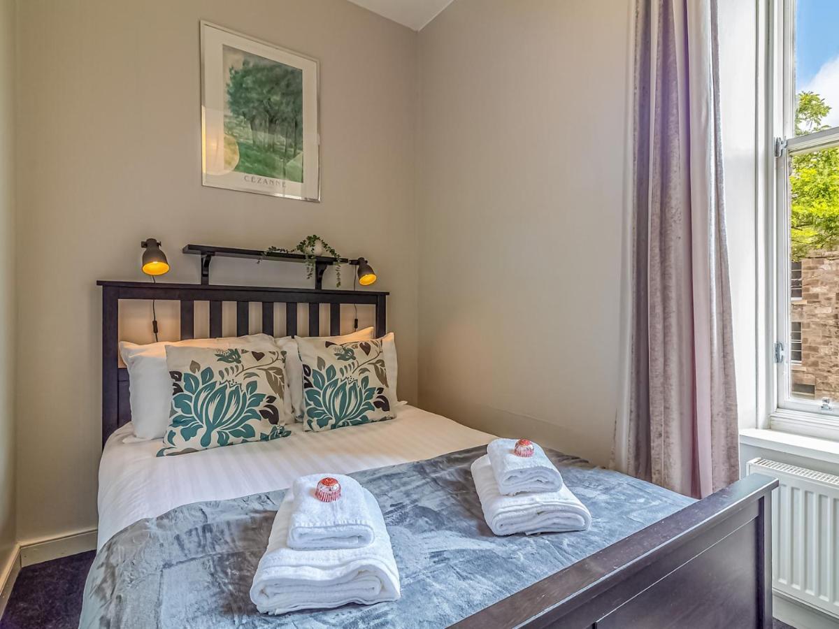 Pass The Keys Spacious And Homely Flat On The Royal Mile Apartment Edinburgh