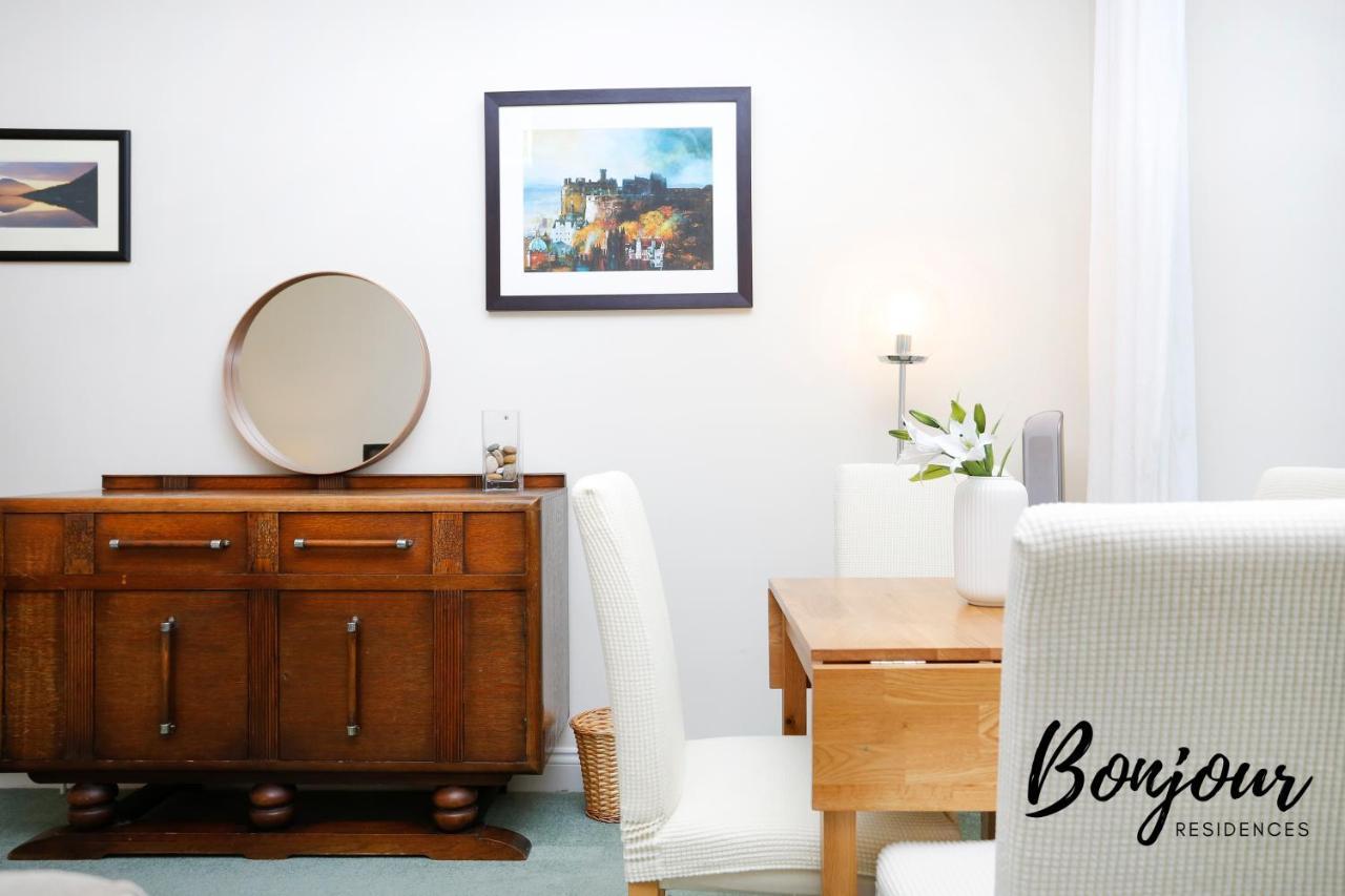 Spacious 2br-2ba, Charlotte Square - Free Parking By Bonjour Residences