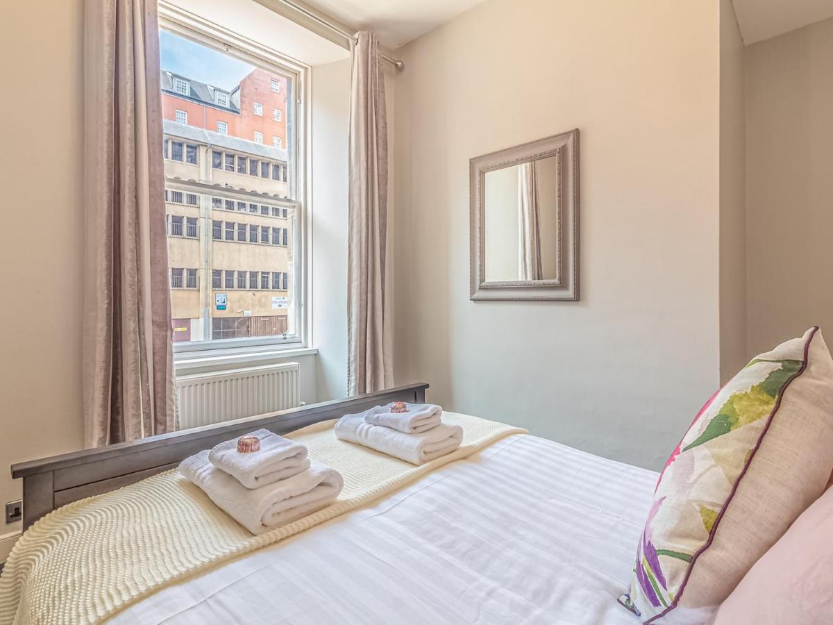 Pass The Keys Spacious And Homely Flat On The Royal Mile * Edinburgh