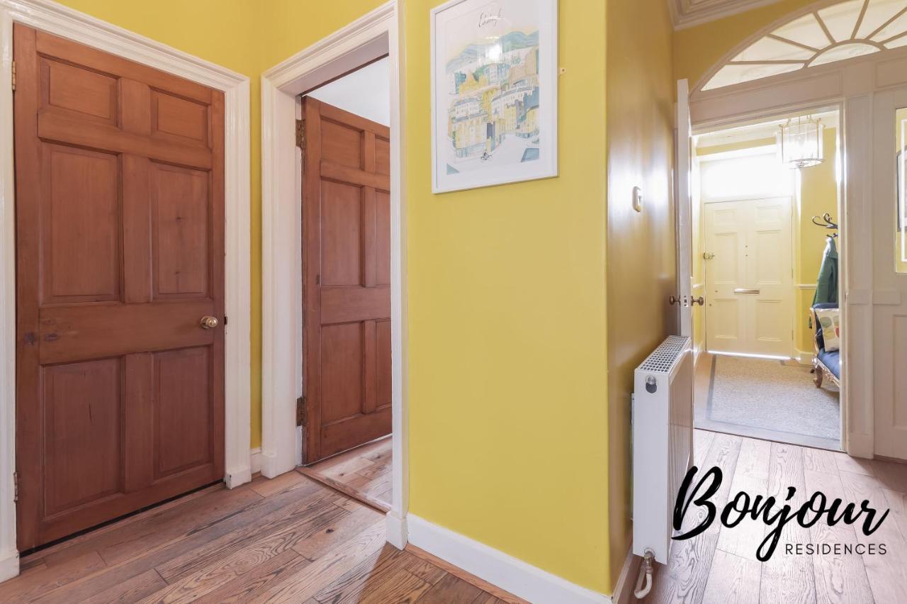 Georgian West End Main Door 2br-1ba, Near Eicc By Bonjour Residences Édimbourg