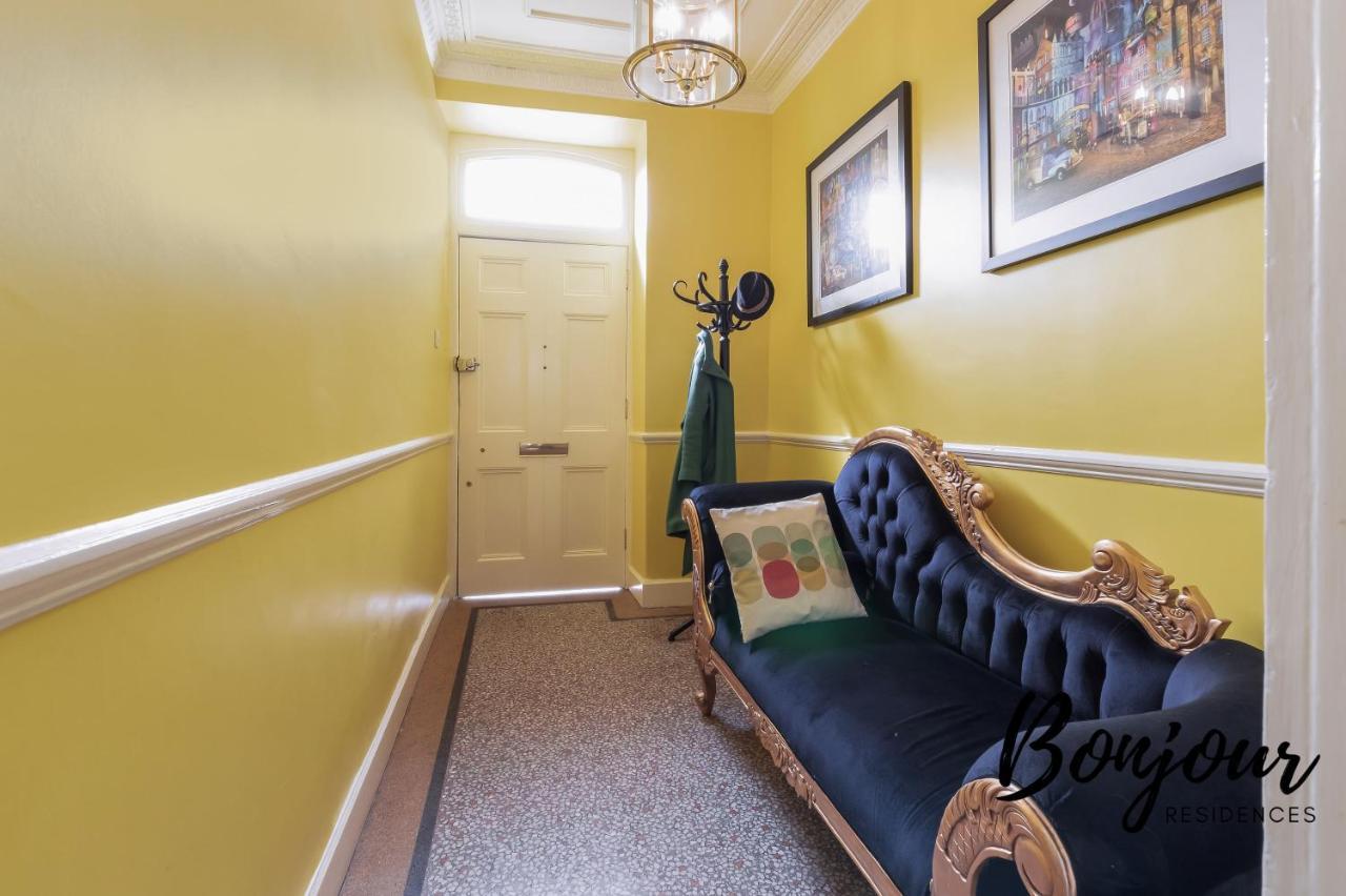 Georgian West End Main Door 2br-1ba, Near Eicc By Bonjour Residences Appartement