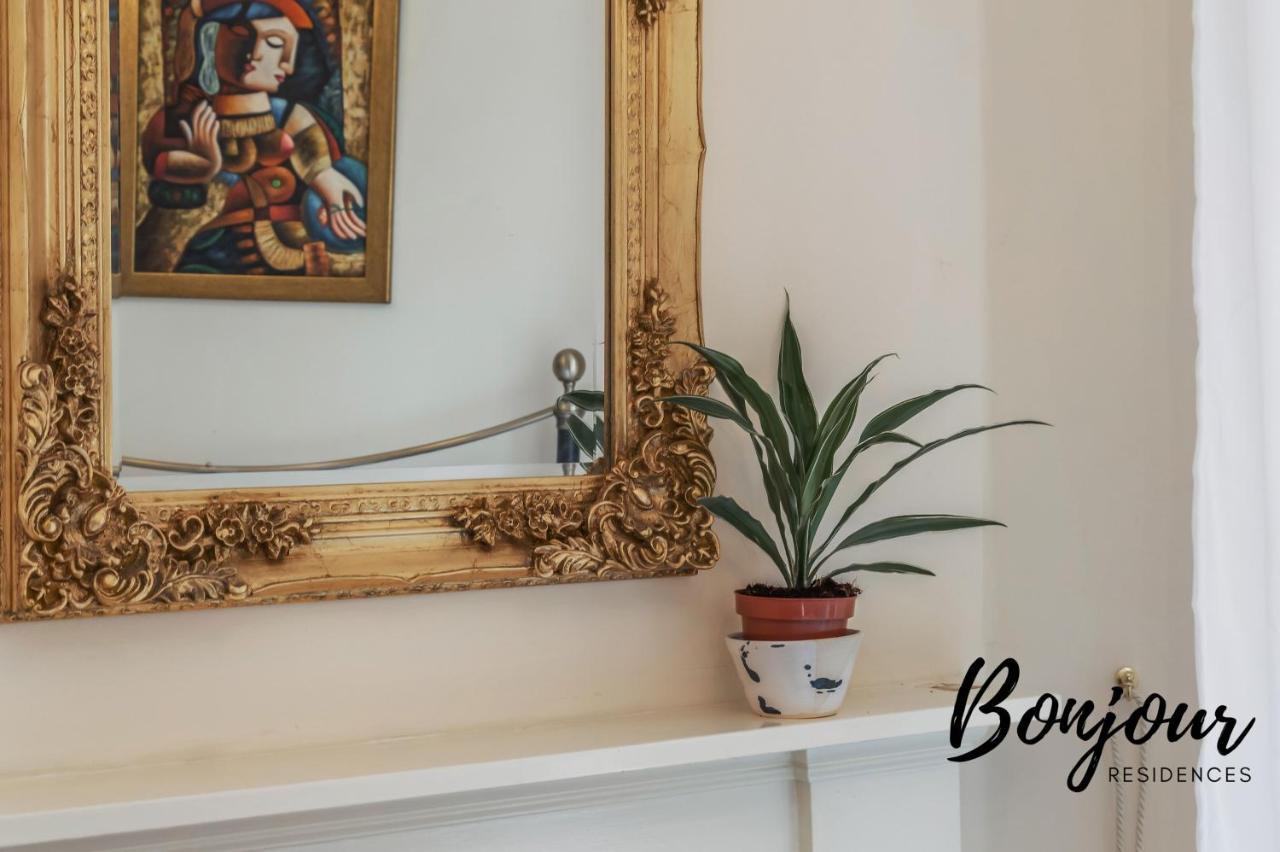 Georgian West End Main Door 2br-1ba, Near Eicc By Bonjour Residences Apartment