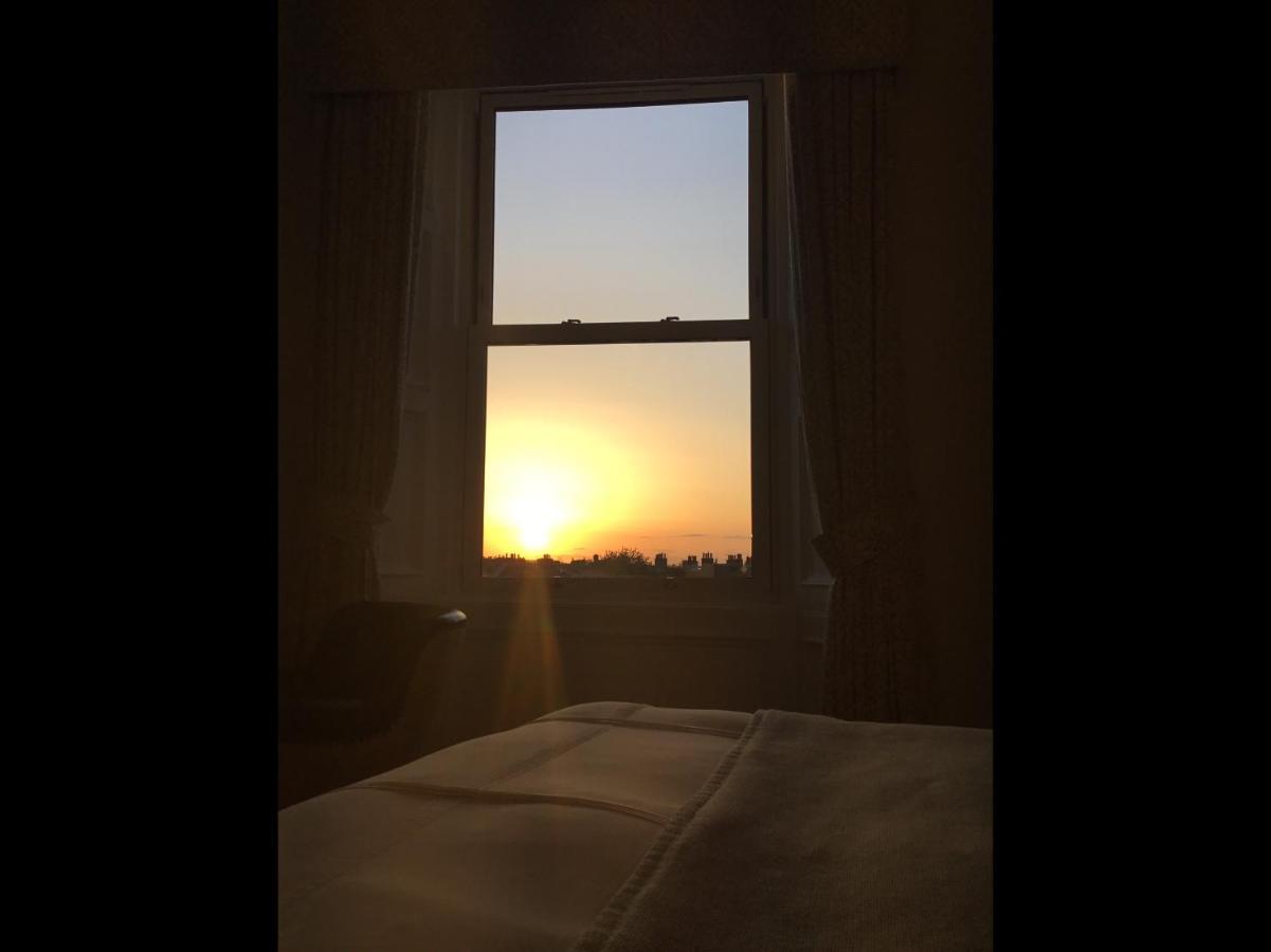 Martins Guest House 3*