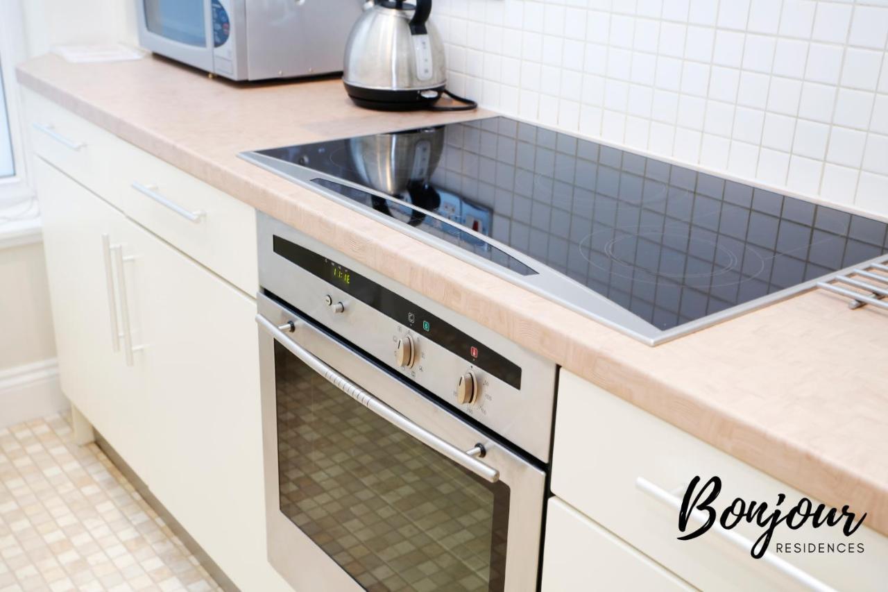 Spacious 2br-2ba, Charlotte Square - Free Parking By Bonjour Residences Apartment *