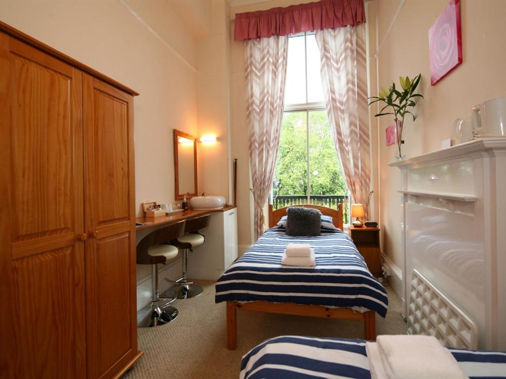 Halcyon House 3* EDI