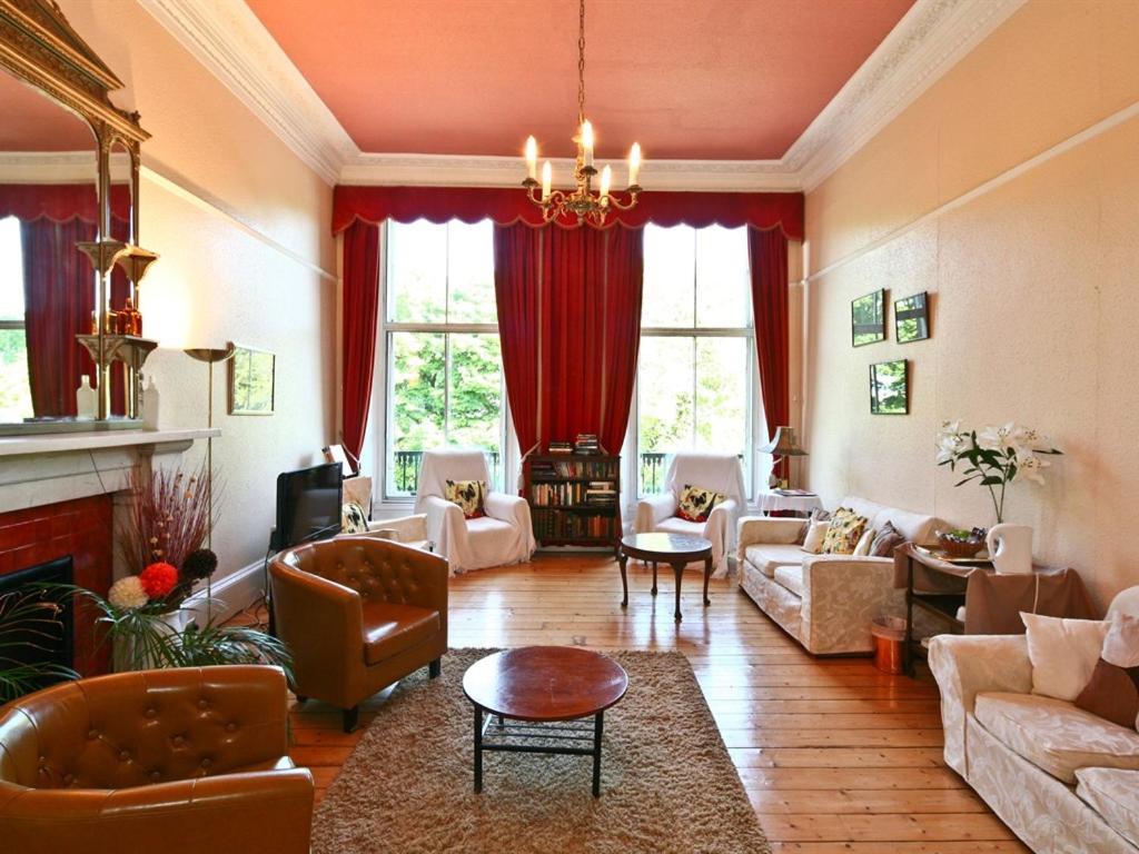 Gasthuis Halcyon House 3*