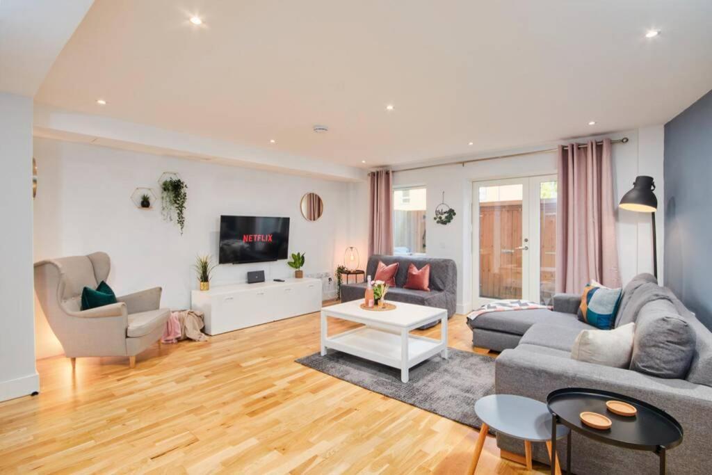 Stunning Townhouse // Sleeps 8 Holiday home Edinburgh