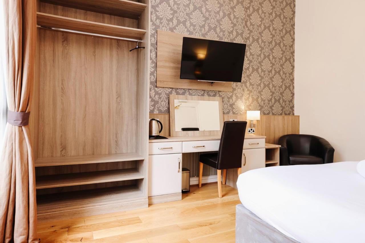Castle Street 3*