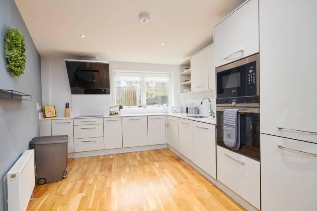 Holiday home Stunning Townhouse // Sleeps 8 *