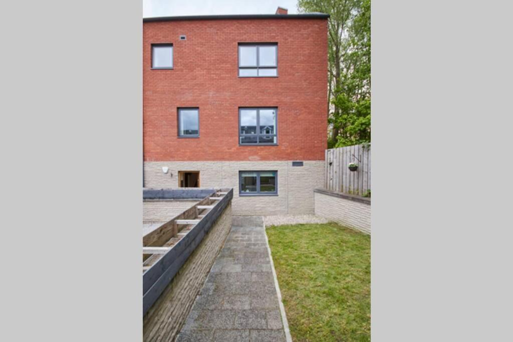 Stunning Townhouse // Sleeps 8 * Edinburgh