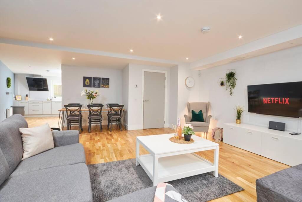 Stunning Townhouse // Sleeps 8 Edinburgh