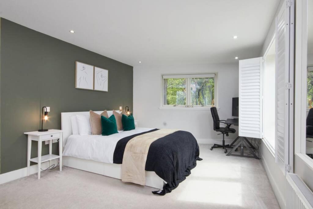Stunning Townhouse // Sleeps 8 Edinburgh
