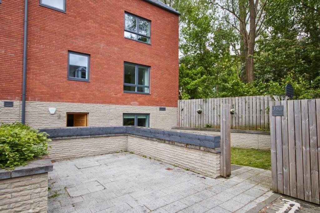 Stunning Townhouse // Sleeps 8