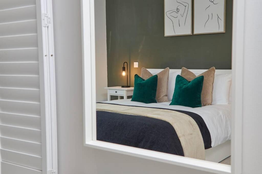 Holiday home Stunning Townhouse // Sleeps 8 Edinburgh